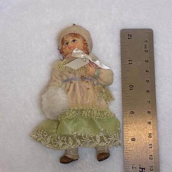Vintage Victorian Style Doll Ornament classic winter Christmas gift 1980s girl - Picture 7 of 7